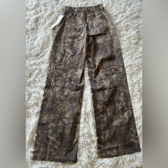 No Boundaries | Camo Wide Leg Cargo Pants - Picture 10 of 12